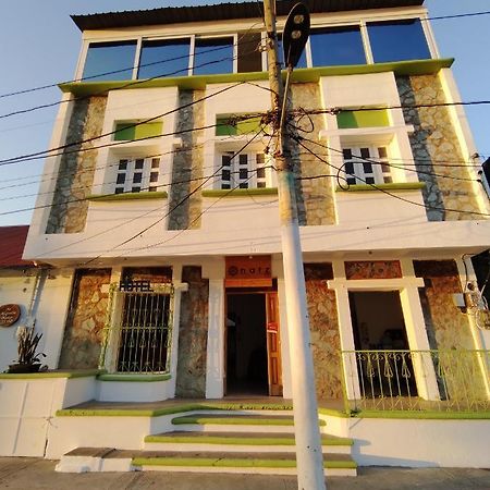 Natz Hotel フローレス エクステリア 写真